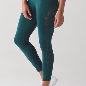 Lululemon black essential rythym legging